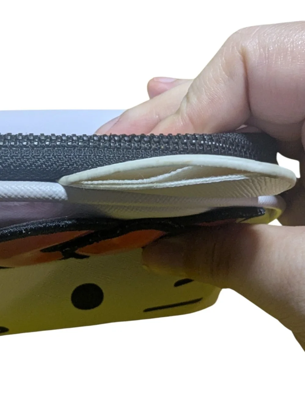 The Creme Shop Hello Kitty Cosmetic Bag White Zipper Closure